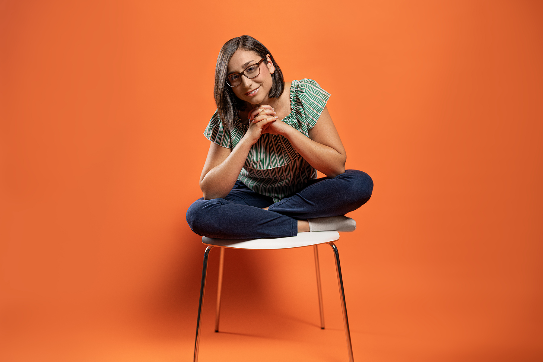 frau+portrait+sitzend frau+portrait+sitzend