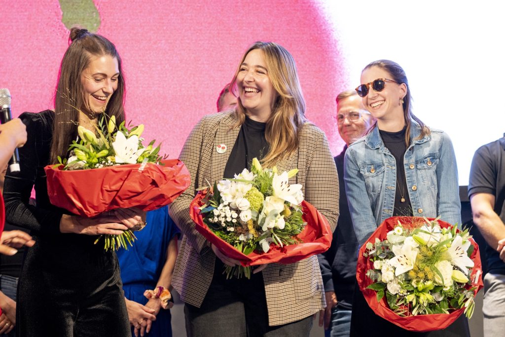 Cherrypicks 2026: Blumen zum Abschluss auf der Bühne